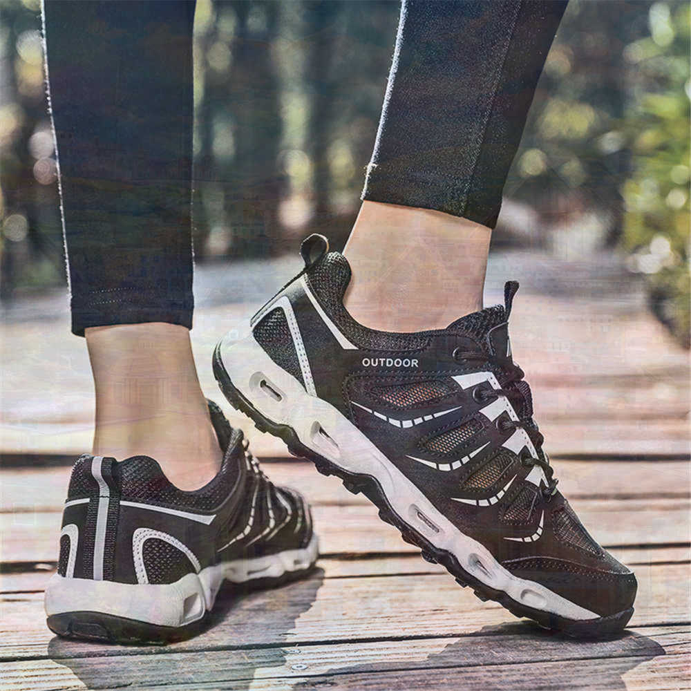 Sumer Round Tip Silver Sneaker - Badminton Outfit 评论和价格